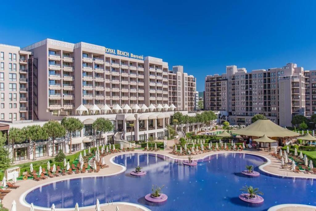 Barcelo Royal Beach - Prestige Apartments Pantai Sunny Bagian luar foto