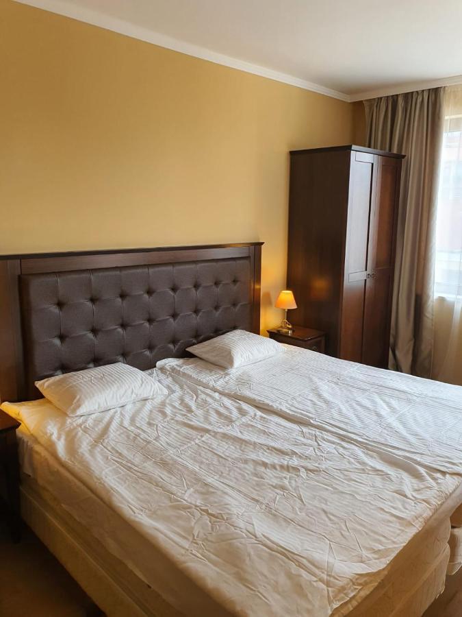 Barcelo Royal Beach - Prestige Apartments Pantai Sunny Bagian luar foto