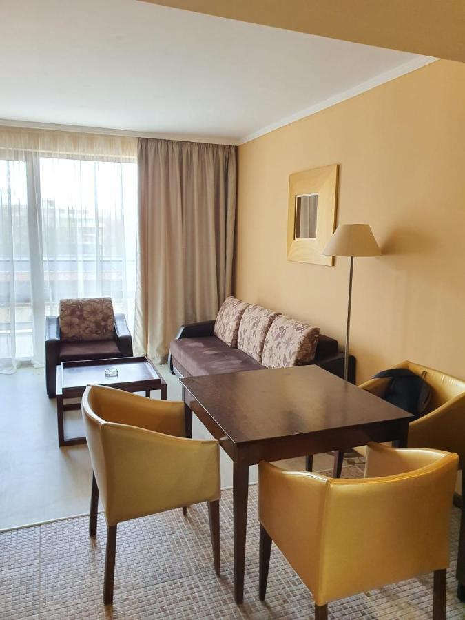 Barcelo Royal Beach - Prestige Apartments Pantai Sunny Bagian luar foto