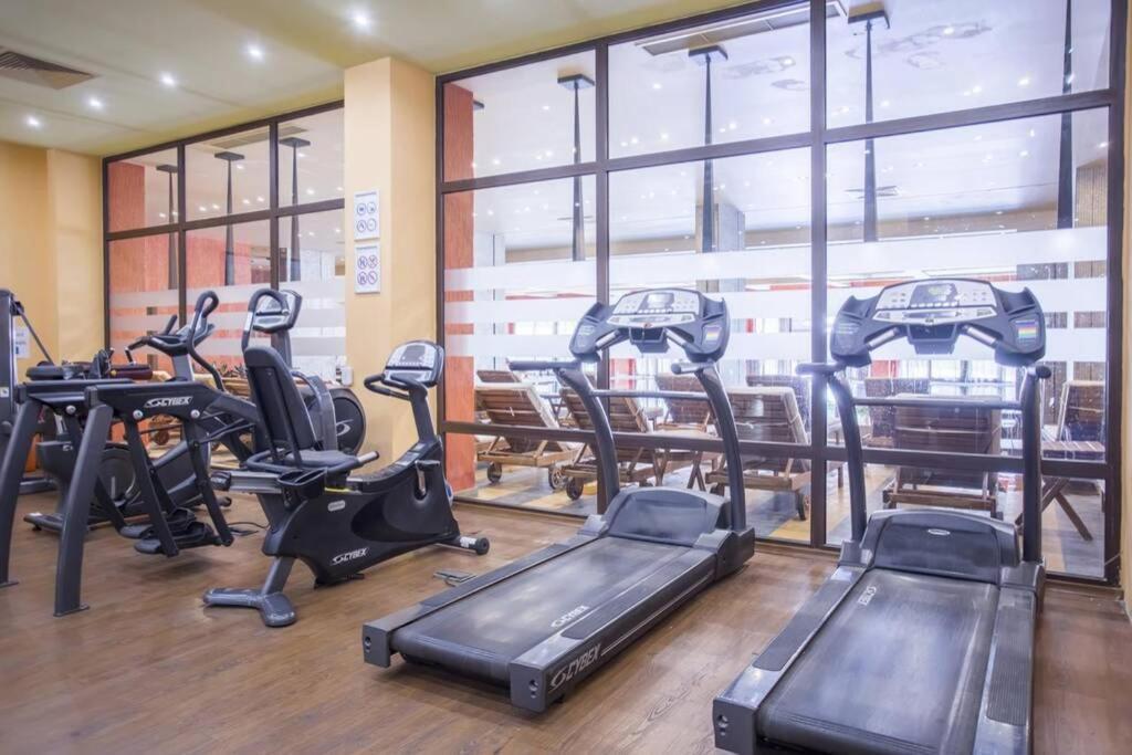 Barcelo Royal Beach - Prestige Apartments Pantai Sunny Bagian luar foto