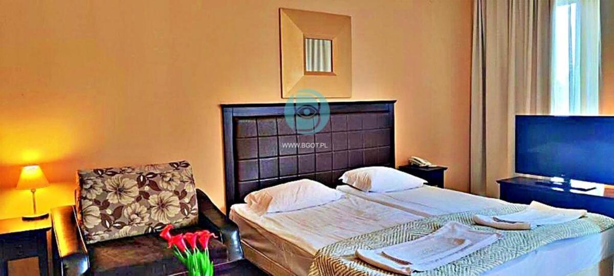 Barcelo Royal Beach - Prestige Apartments Pantai Sunny Bagian luar foto
